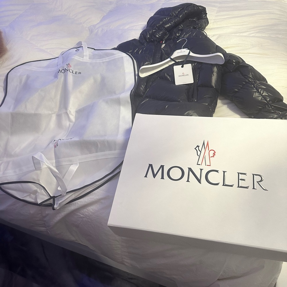 Like new Montclair men jacket size 5